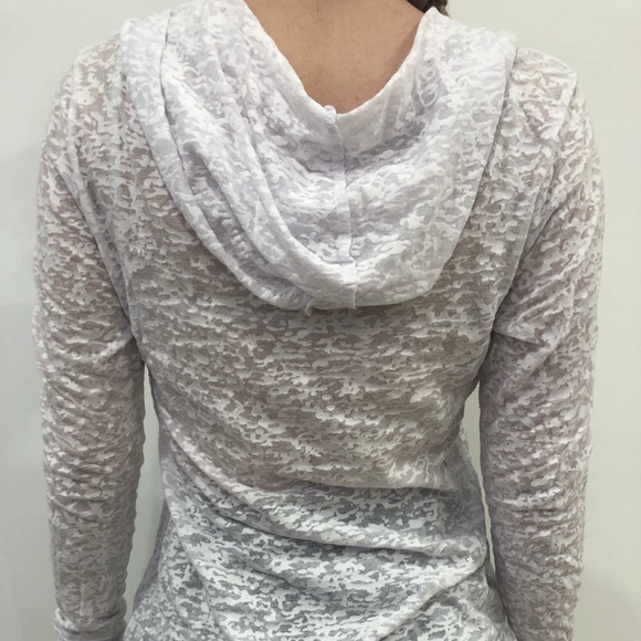 Design Sequin Sweatshirt. - Picture 3 of 5